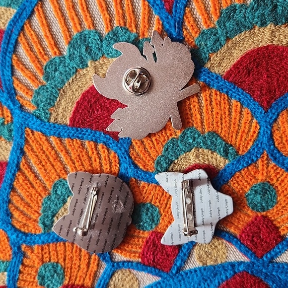 set of 3 retro pins - Picture 6 of 7